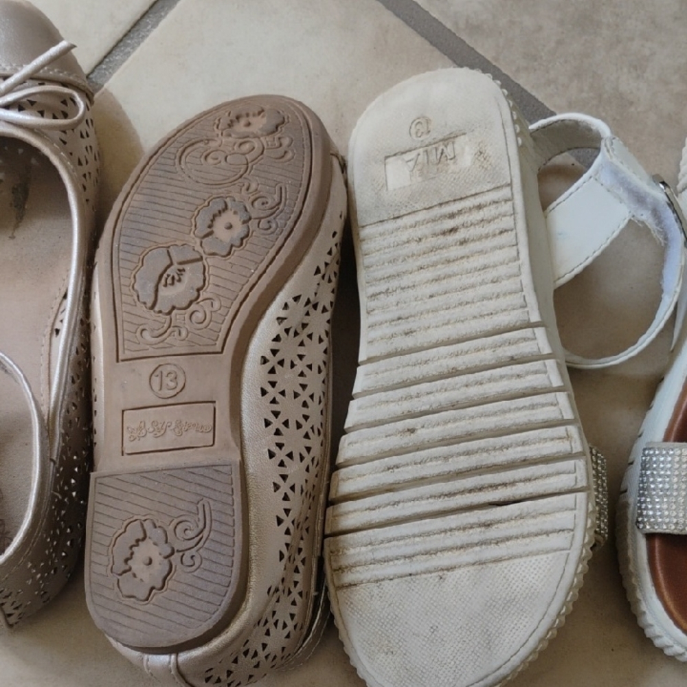 Stylish Kids Sandals and Ballet Flats Velcro Closung - Picture 2 of 4